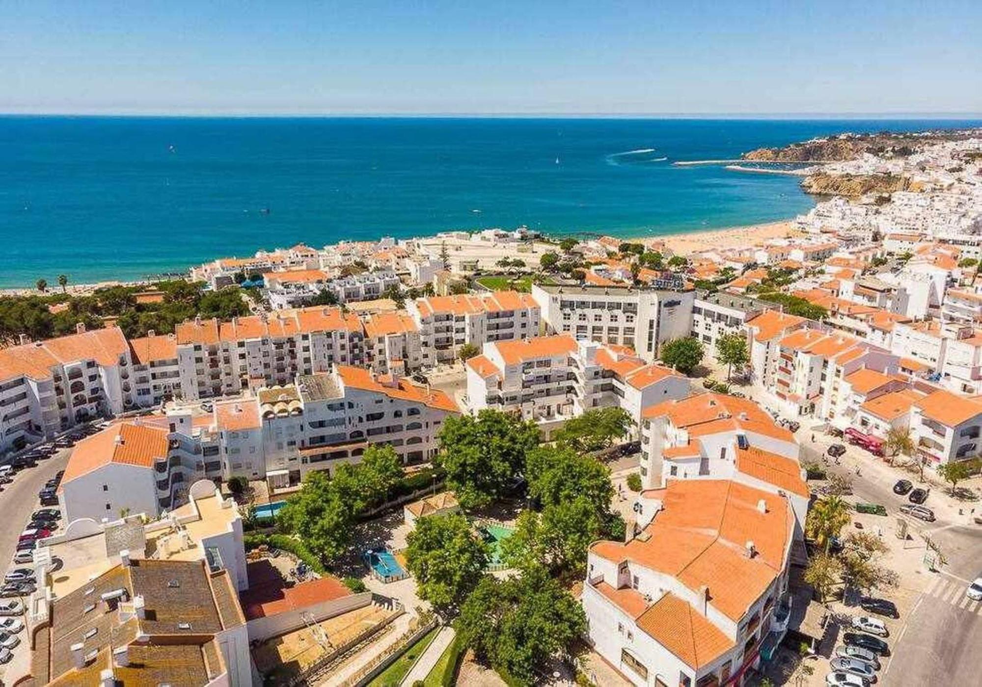 Central Town 2-Bedroom Apartment Albufeira Zewnętrze zdjęcie