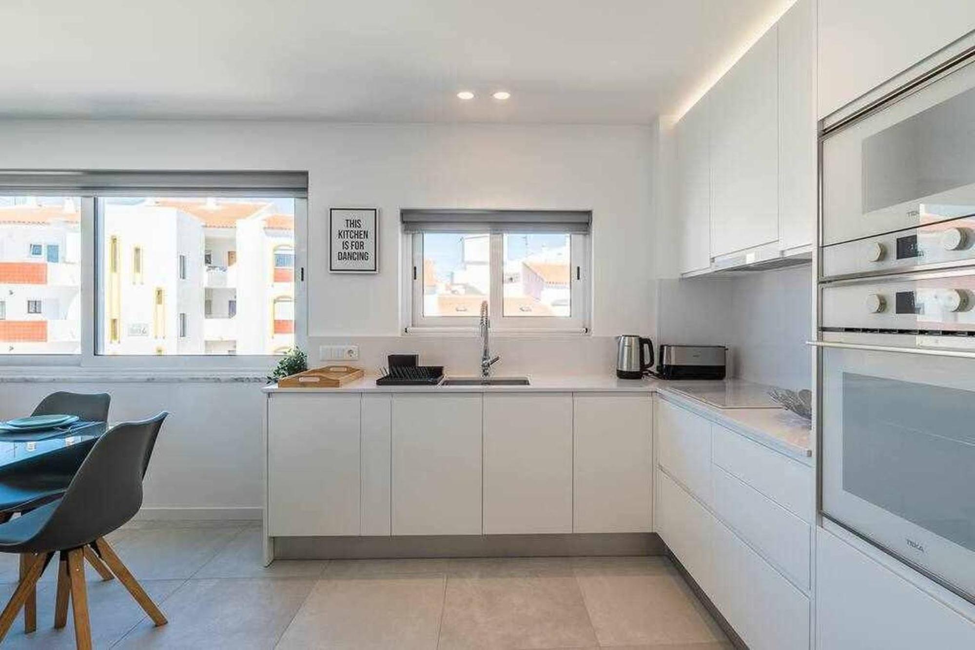 Central Town 2-Bedroom Apartment Albufeira Zewnętrze zdjęcie