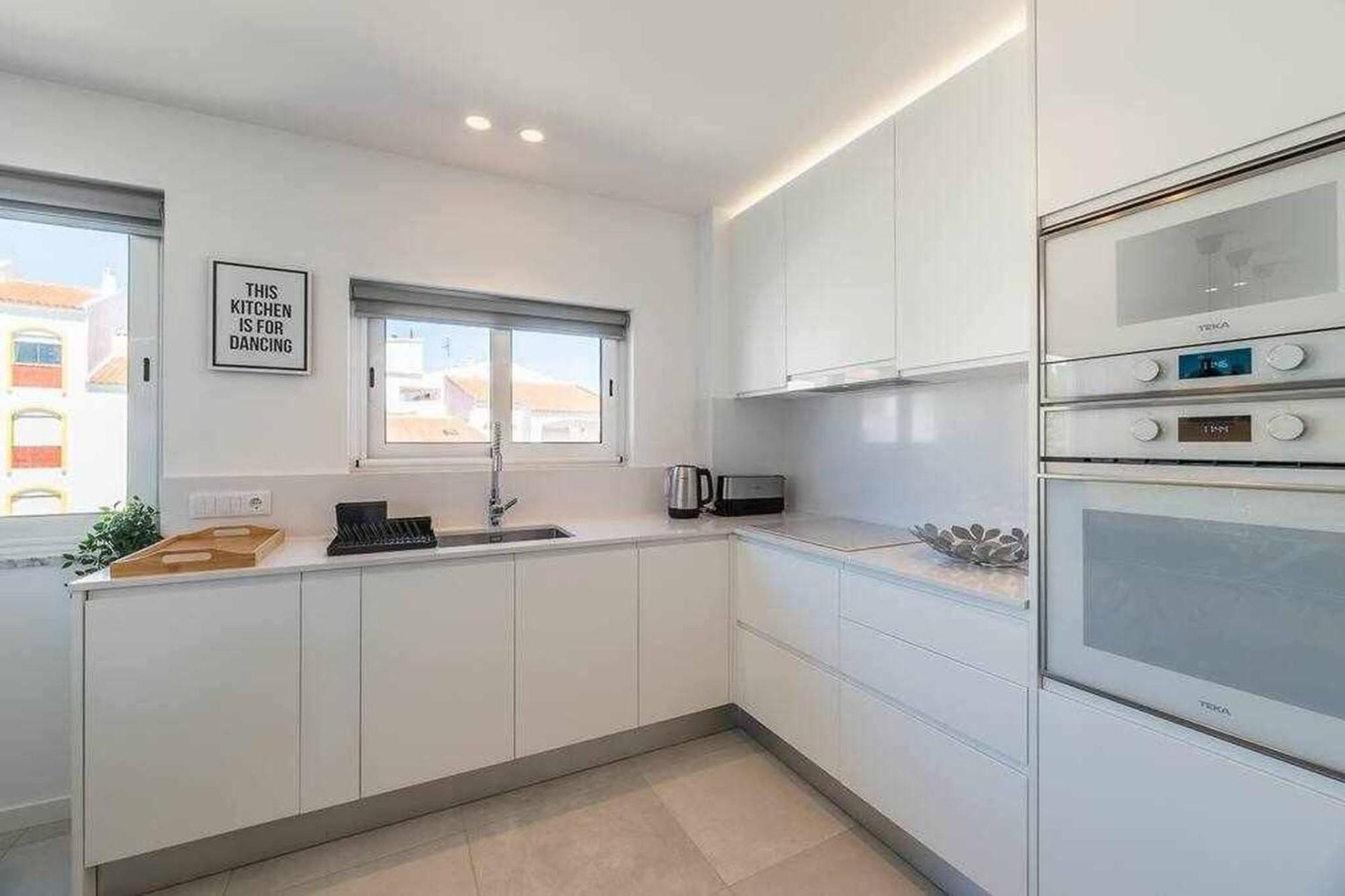 Central Town 2-Bedroom Apartment Albufeira Zewnętrze zdjęcie